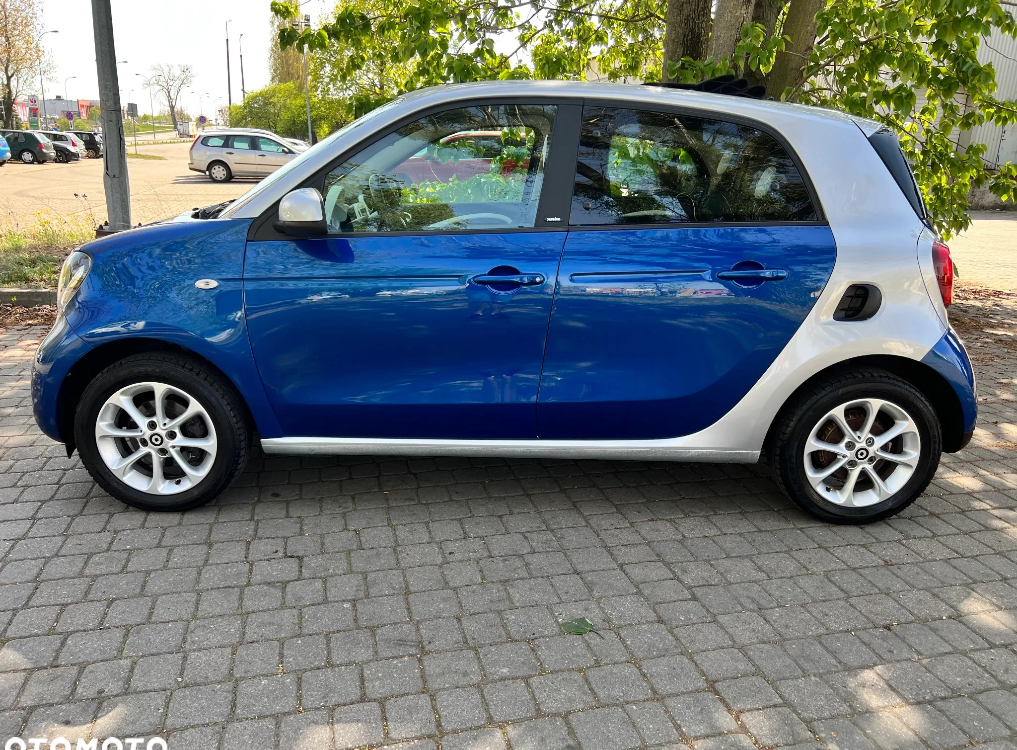 Smart Forfour cena 33999 przebieg: 71000, rok produkcji 2015 z Ząbki małe 301